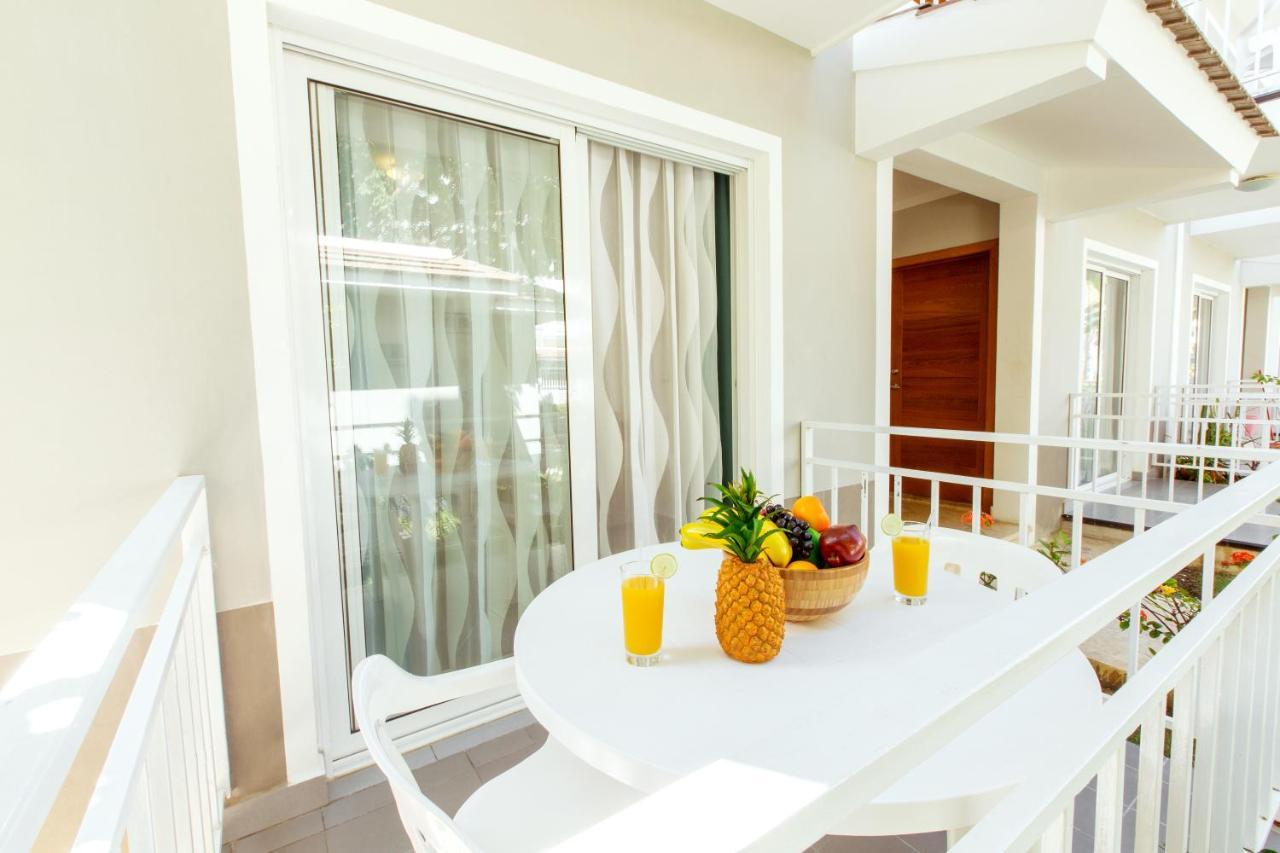 Tropicana Suites Deluxe Beach Club & Pool - Playa Los Corales Punta Cana Habitación foto